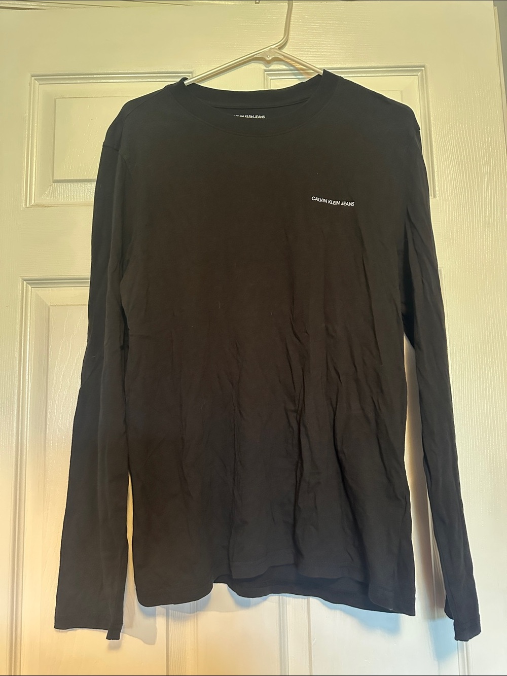 Calvin Klein Jeans Men’s Black Long Sleeve Crew Tee with Logo Medium